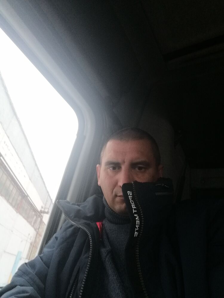  42516766  Maksim, 48 ,    