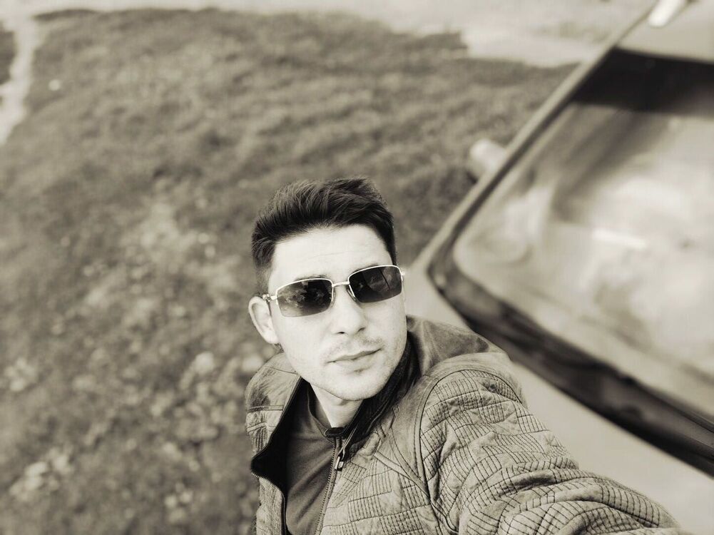  49398556  Alex, 28 ,    --