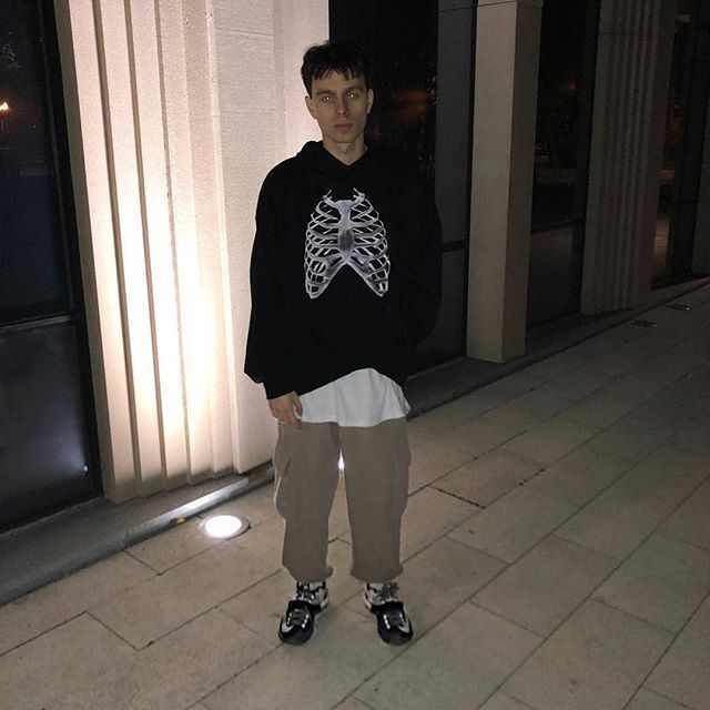  ,    , 19 ,   ,   