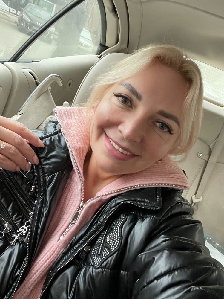  50409066  Ksenia, 51 ,    