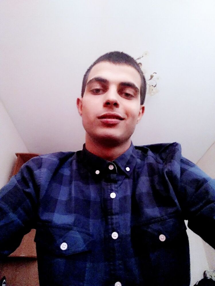  ,   Yan, 28 ,   