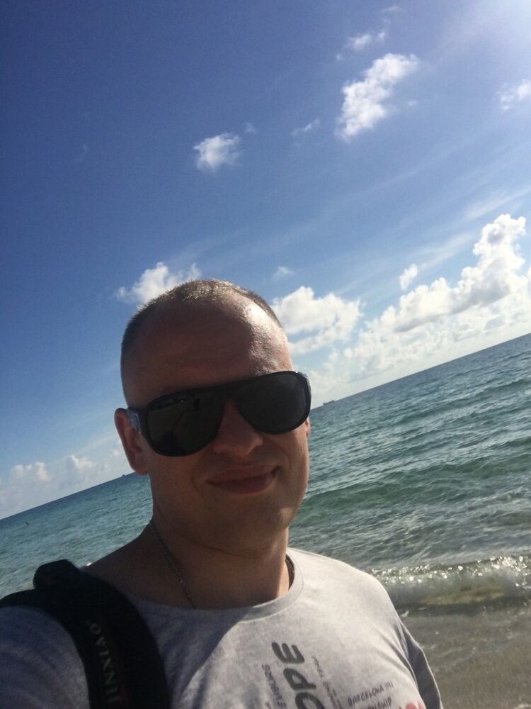  8075546  Dmitriy, 29 ,    Miami Beach