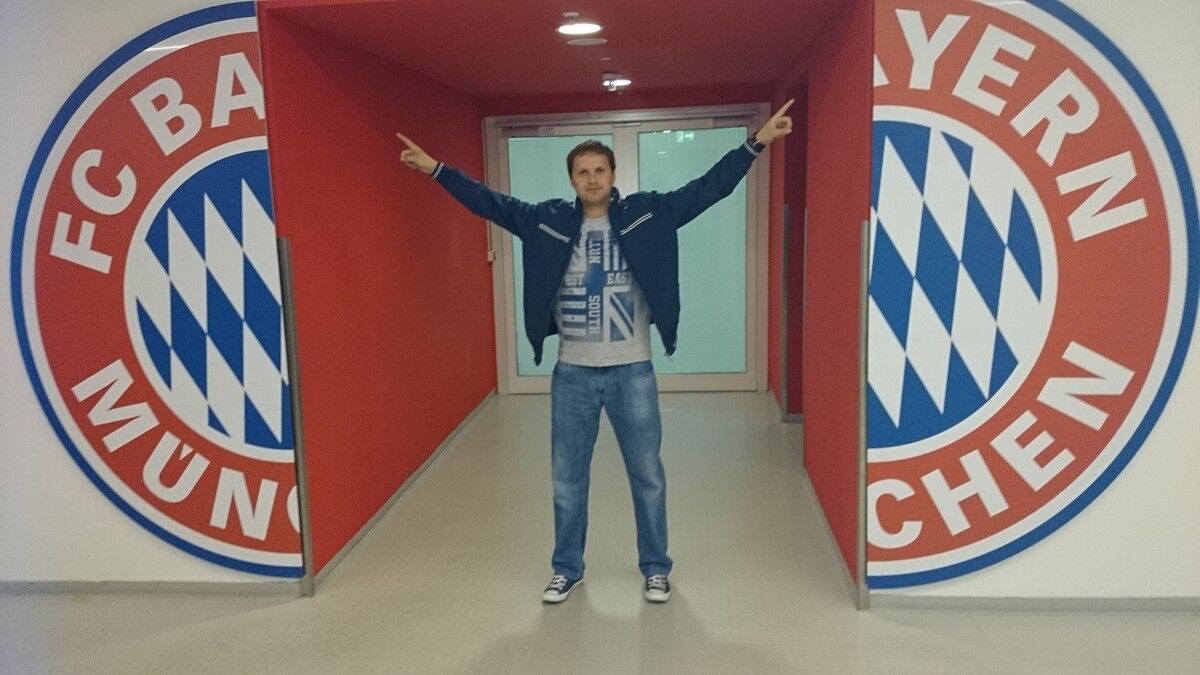  4853316  Bojan, 41 ,    
