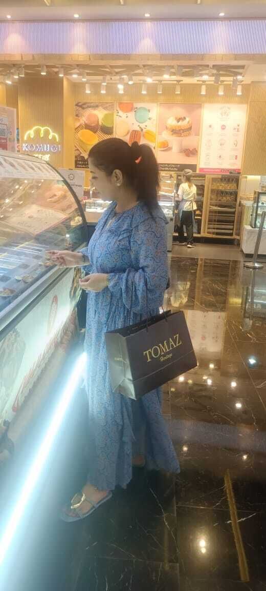  52871096  Nigina, 42 ,    -