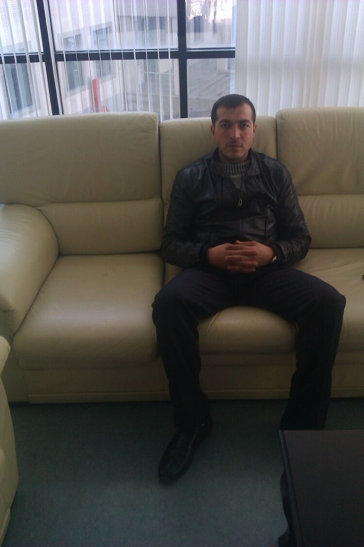 ,   Emil, 44 ,   ,   , c 