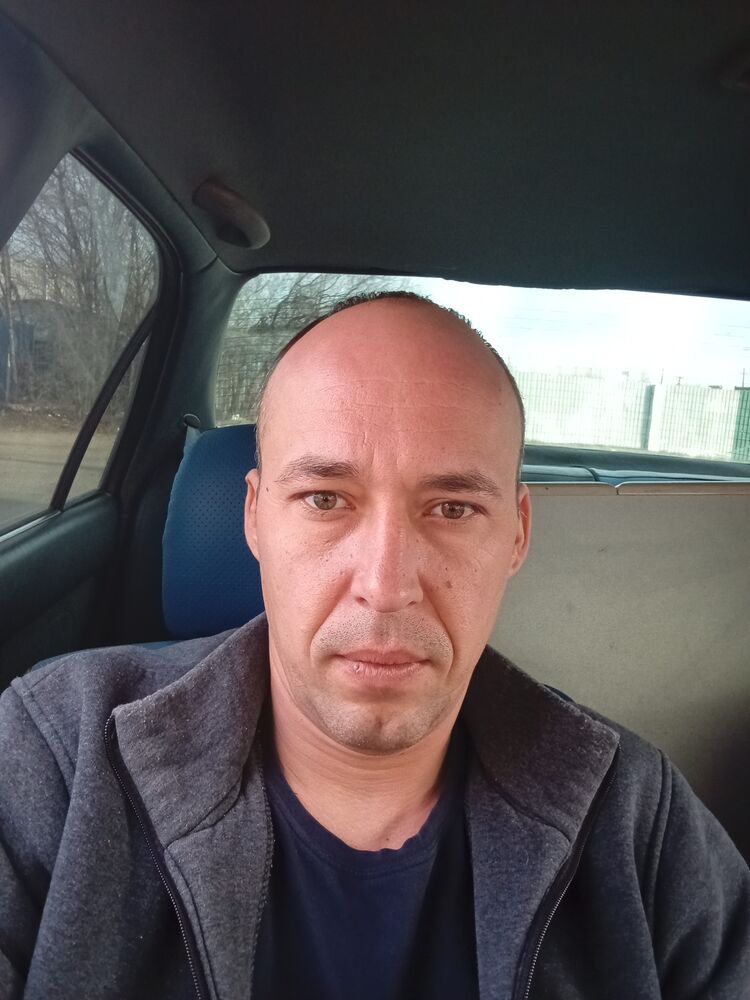 42218176  , 37 ,    