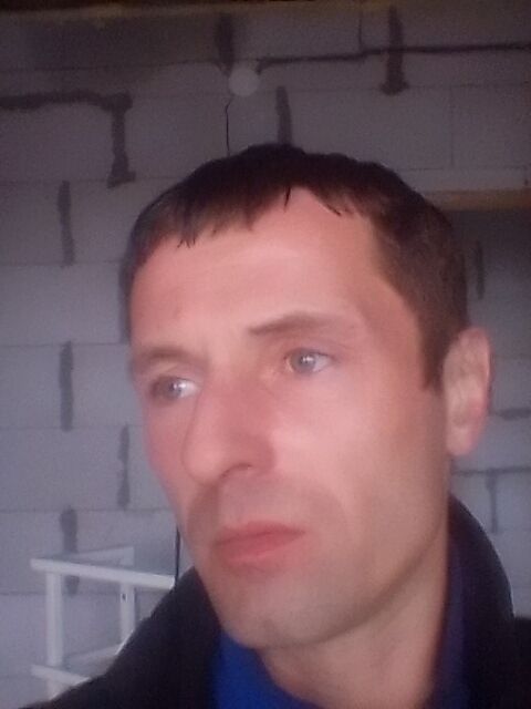  ,   Anton, 39 ,   ,   