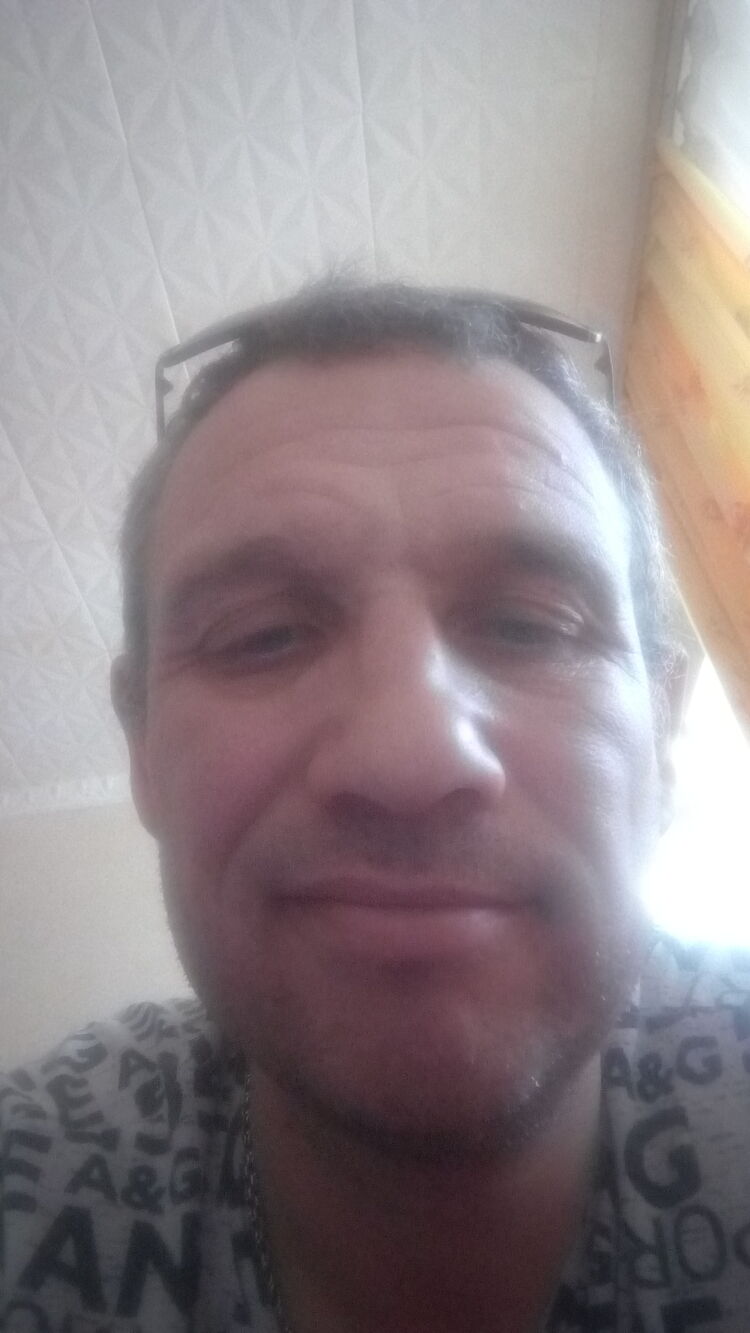  51625396  Vasek, 40 ,    