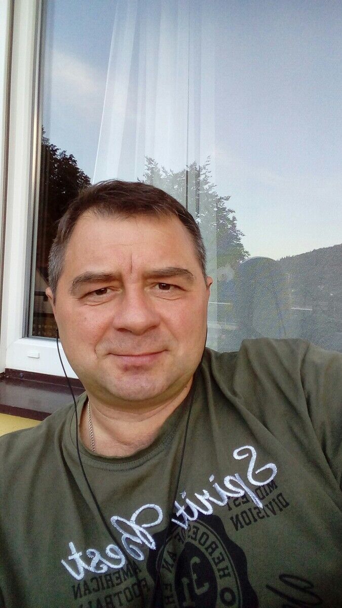  20167086  Vladimir, 51 ,    Illingen