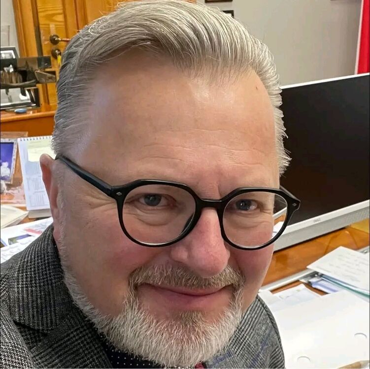  Friston,   David, 65 ,   ,   