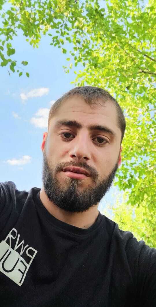  26959566  Armen, 29 ,    