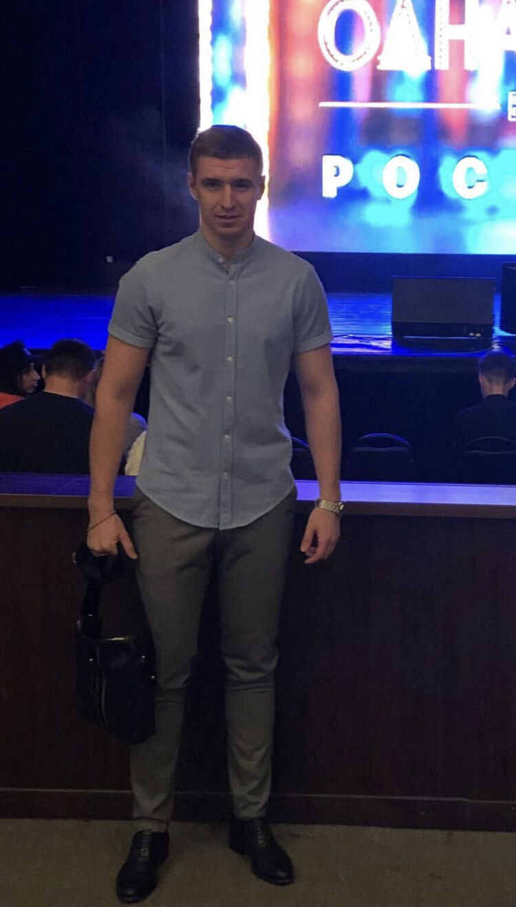  27201656  , 33 ,    -