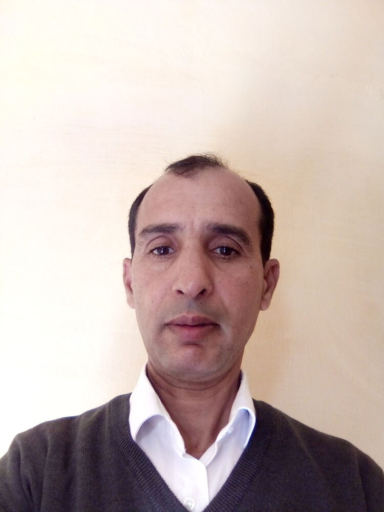  18637996  Filali, 54 ,    