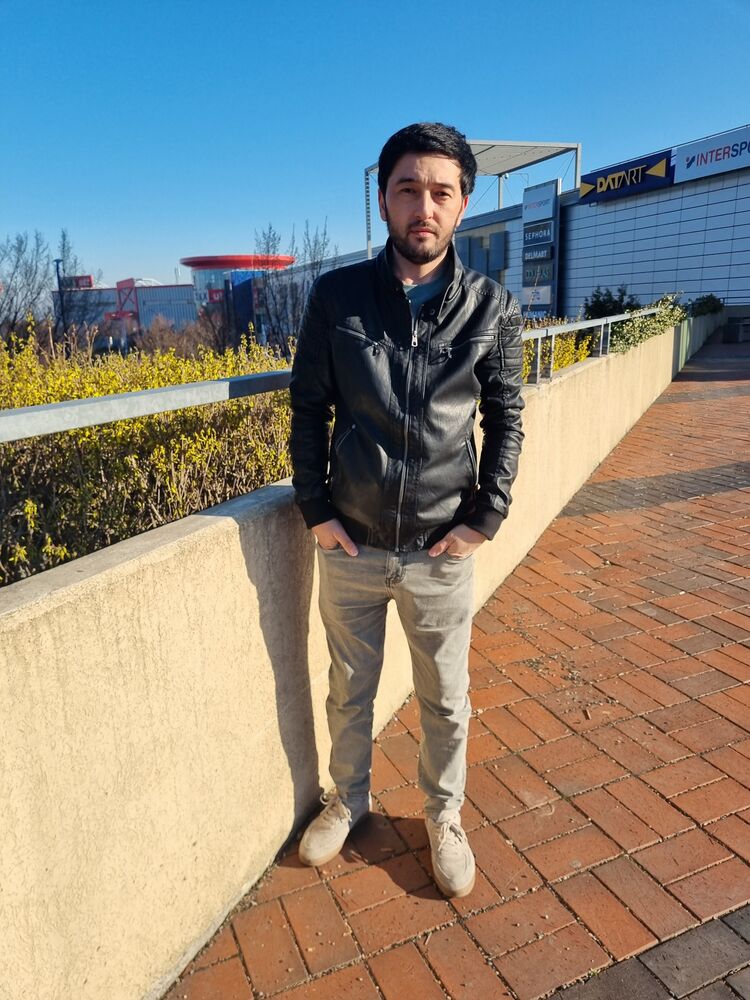  54002276  Akmalbek, 33 ,    Letnany