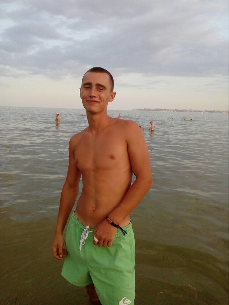  ,   Alex, 25 ,   ,   , c , 