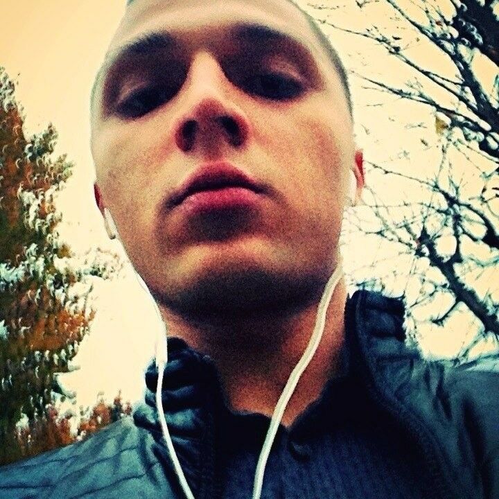  10664446  Vlad, 32 ,    