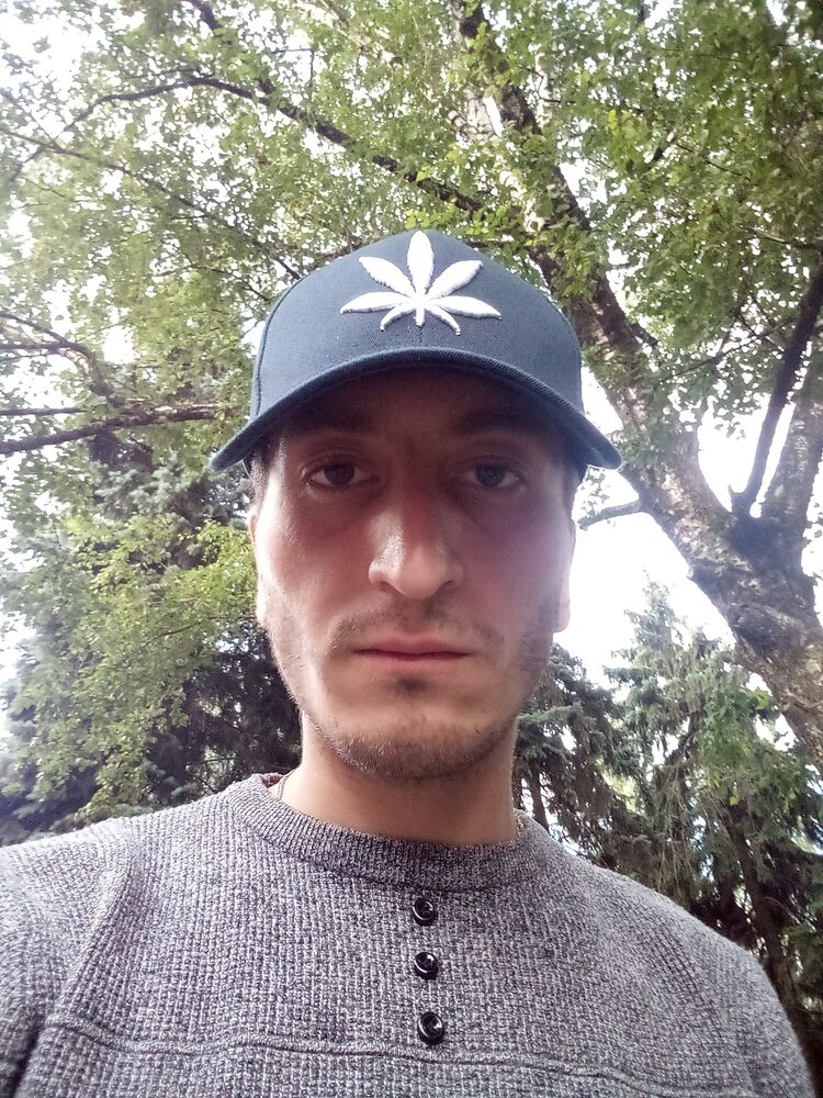  ,   Artyom, 25 ,   ,   