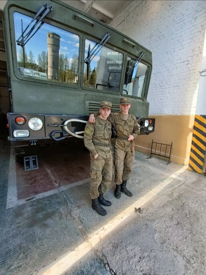  44730366  , 22 ,    
