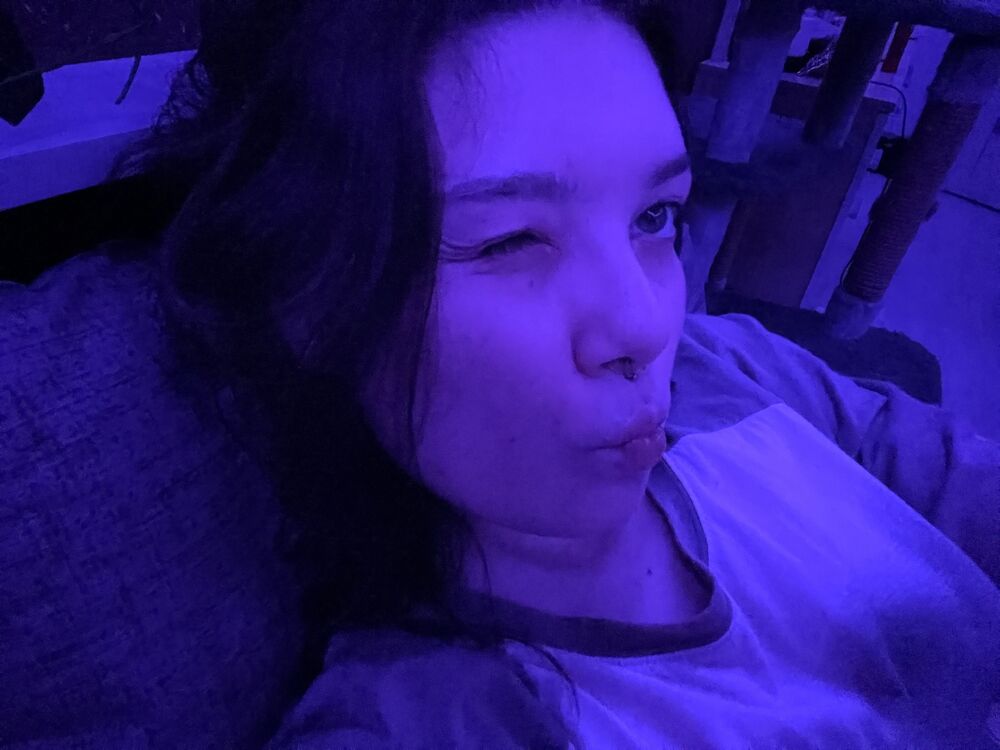  53385036  Mika, 21 ,    --