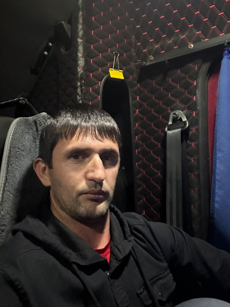  46040886  , 34 ,    