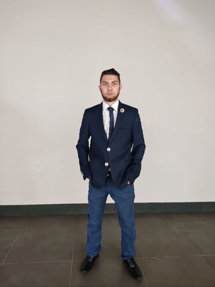  ,   Vladislav, 24 ,   ,   