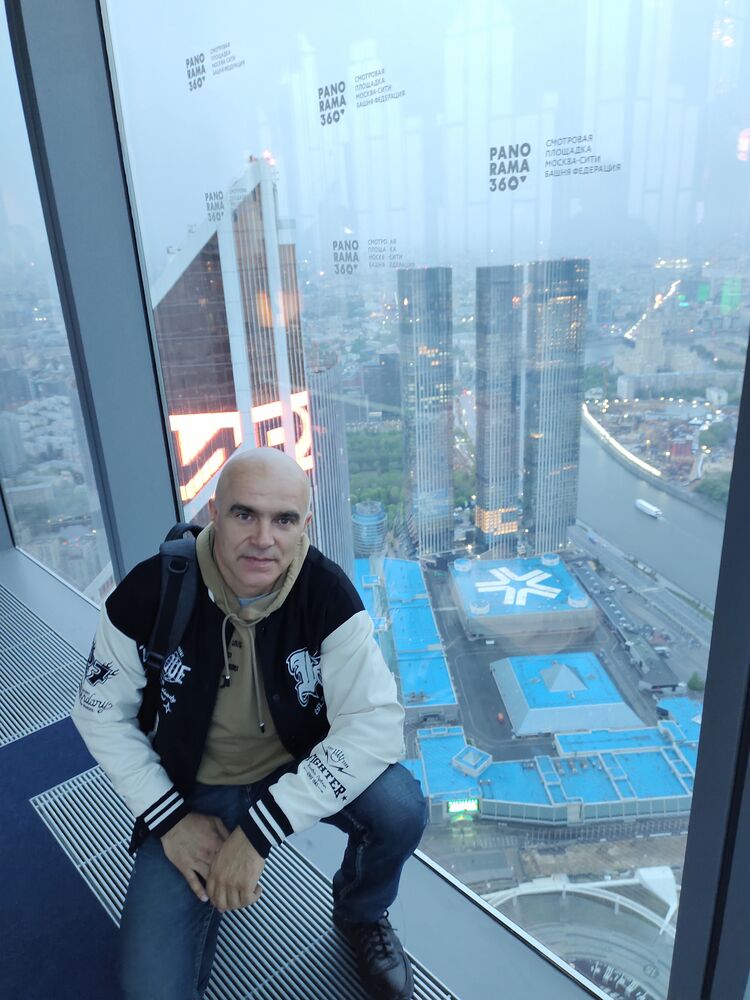  38093206  Oleg, 51 ,    