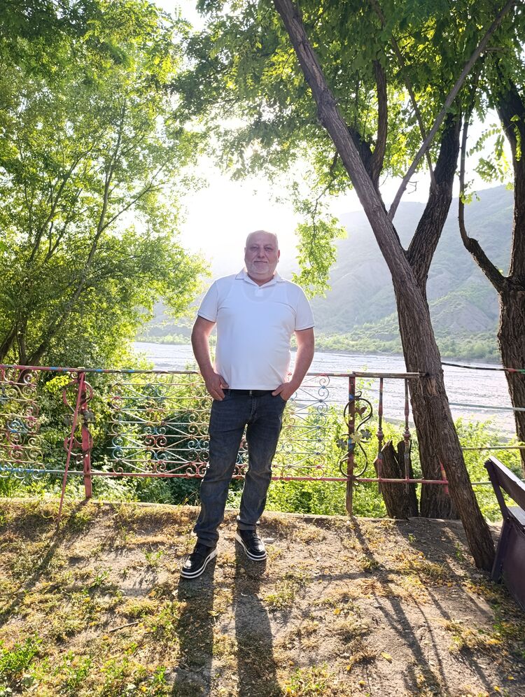 ���� 52998416 ������� Yunis, 48 ���, ���� ���������� � ����