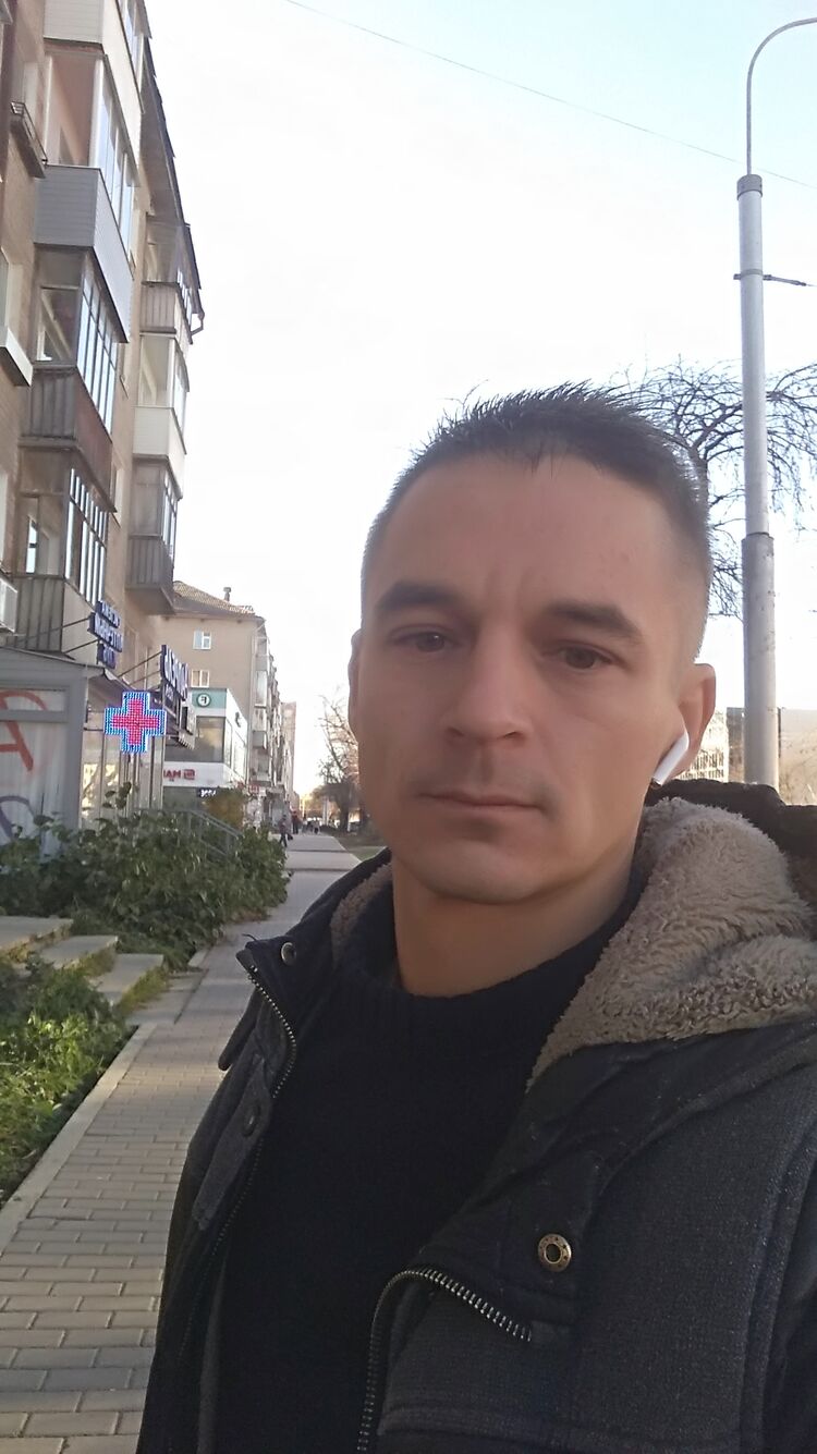  ,   Denhik, 37 ,   ,   , c 