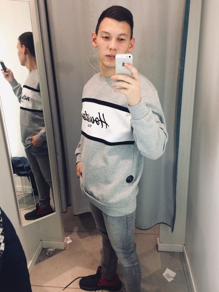  ,   Ruslan, 25 ,  