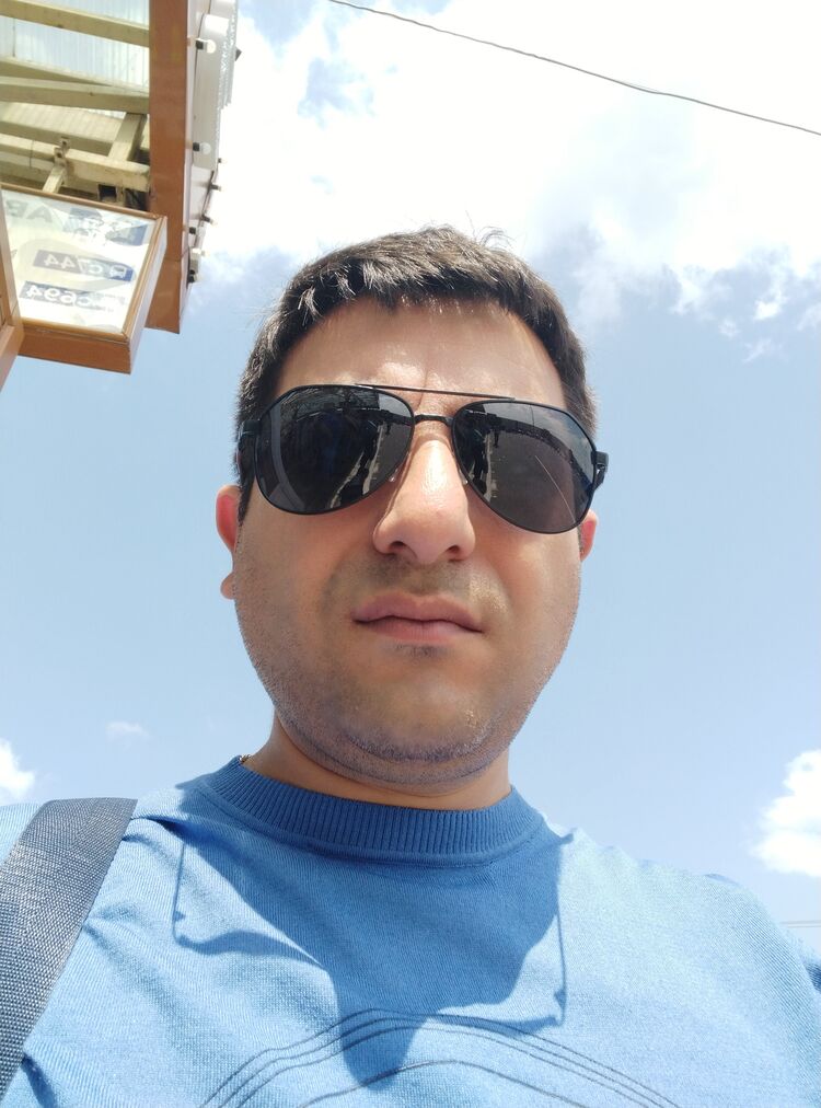  43843626  Vahe, 38 ,    