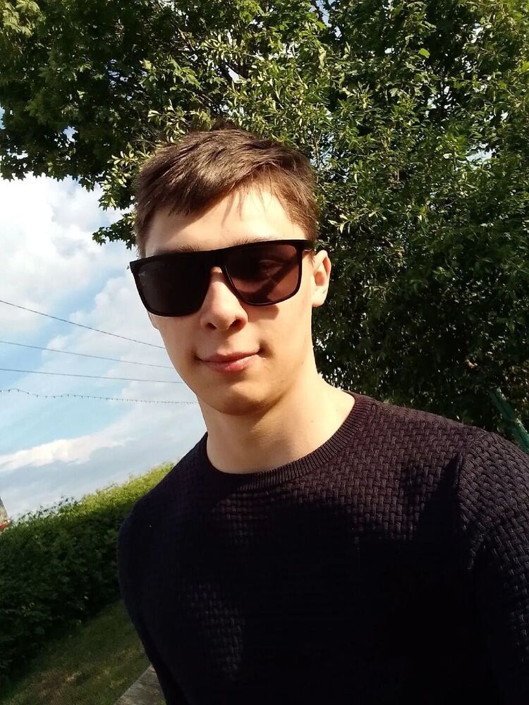  31126936  Ivan, 24 ,     
