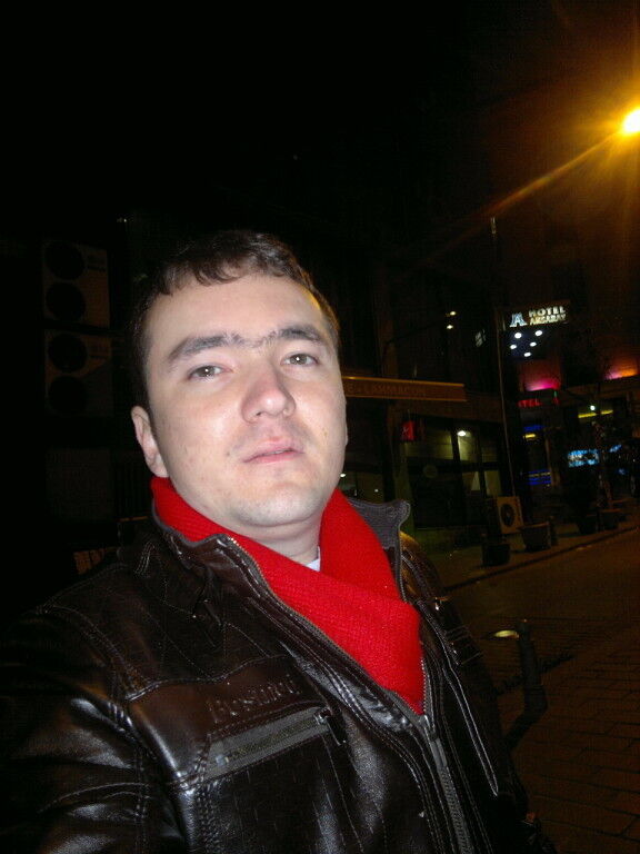  16471526  Komil, 39 ,    