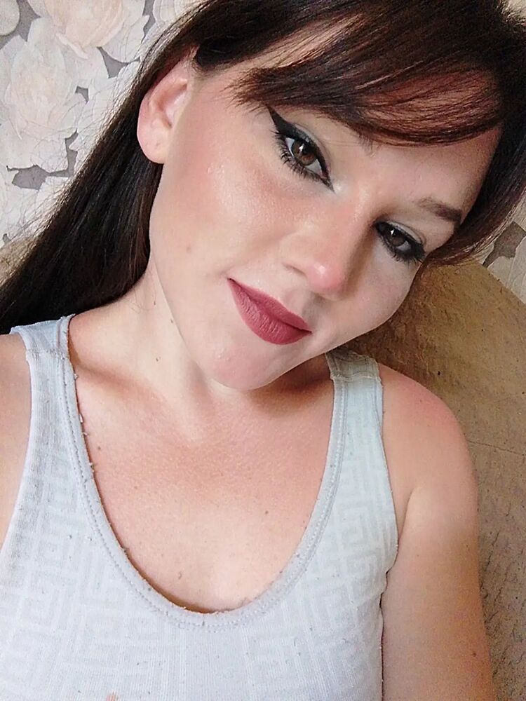  -,   Alina, 23 ,   