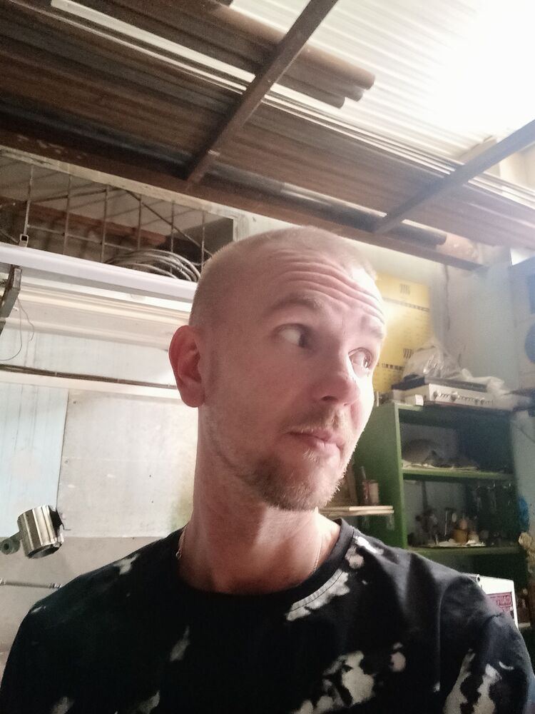  28013496  , 44 ,    