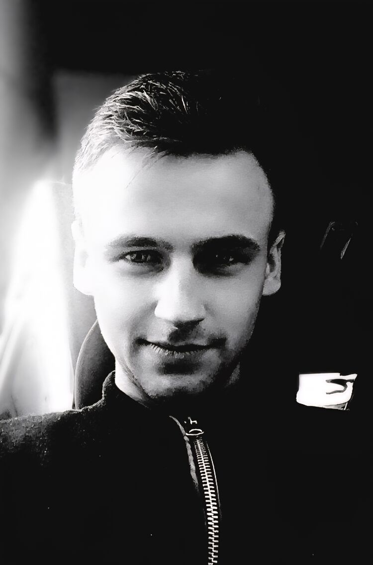  53974656  Oleg, 37 ,    