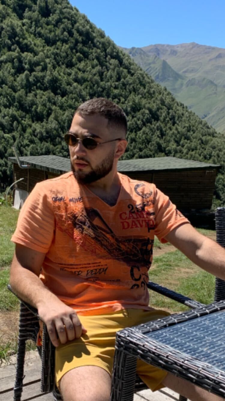  ,   Artur, 26 ,   ,   