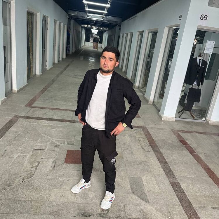  ,   Macho, 24 ,   ,   