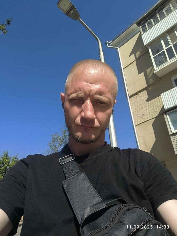  ,   Denis, 39 ,     , c , 