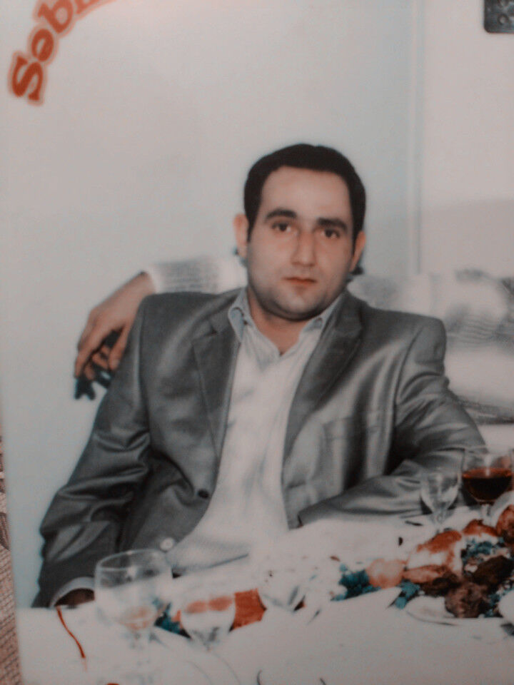  6137256  Teymur, 46 ,    