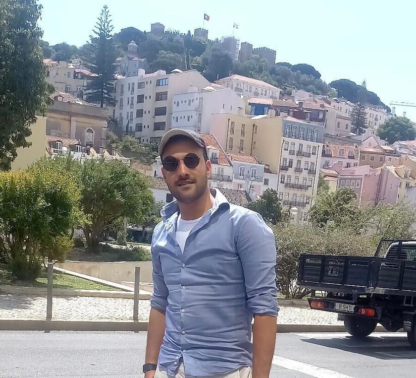  32603336  Khan, 29 ,    Lisbon