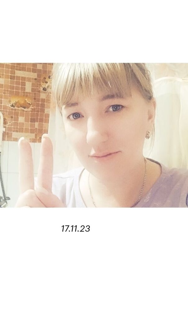  52759846  Anna, 40 ,    