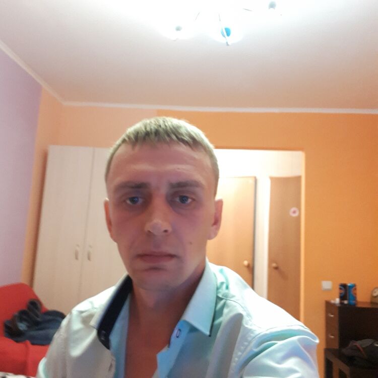  ,   Lexa, 33 ,  