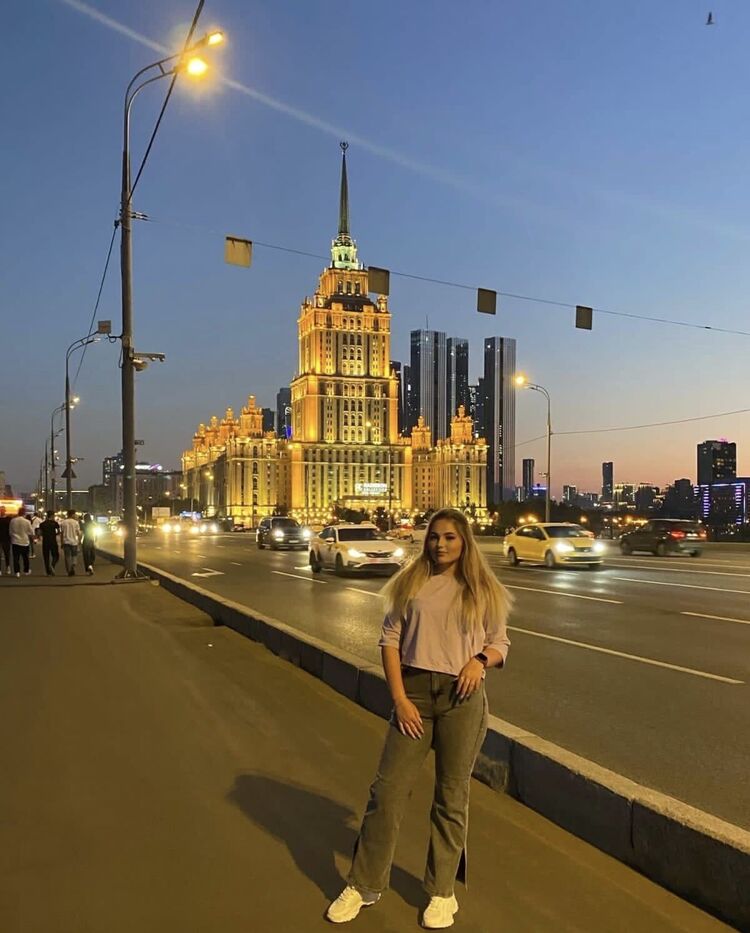  ,   Katerina, 21 ,  
