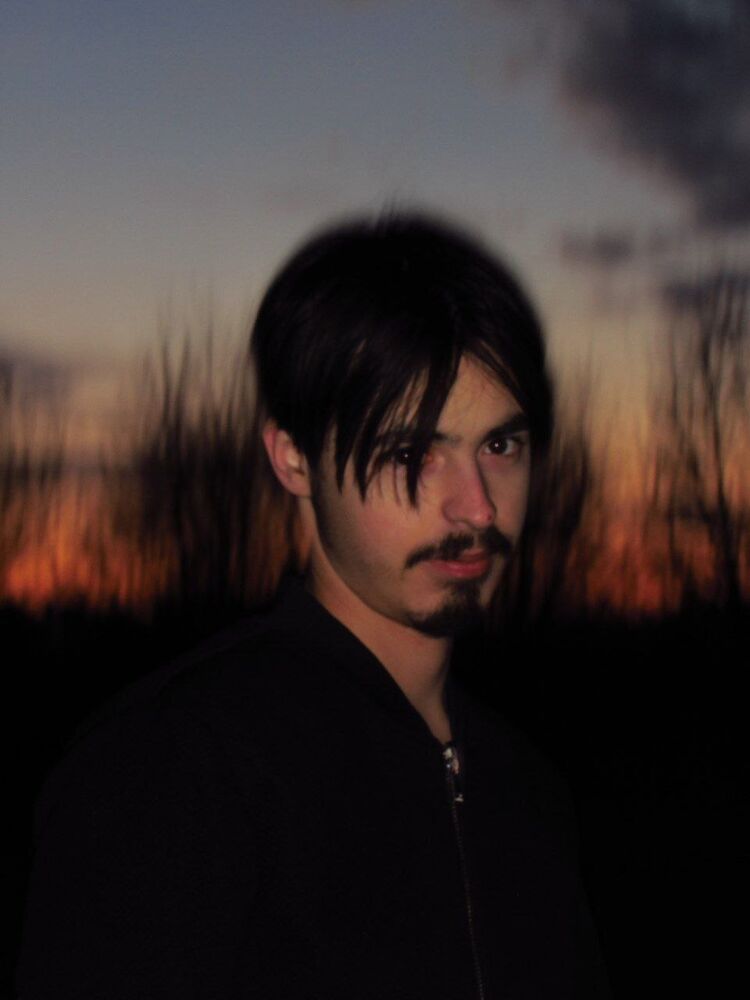  ,   ˸, 19 ,     , c 