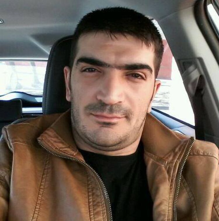 ,   Artur, 43 ,   ,   