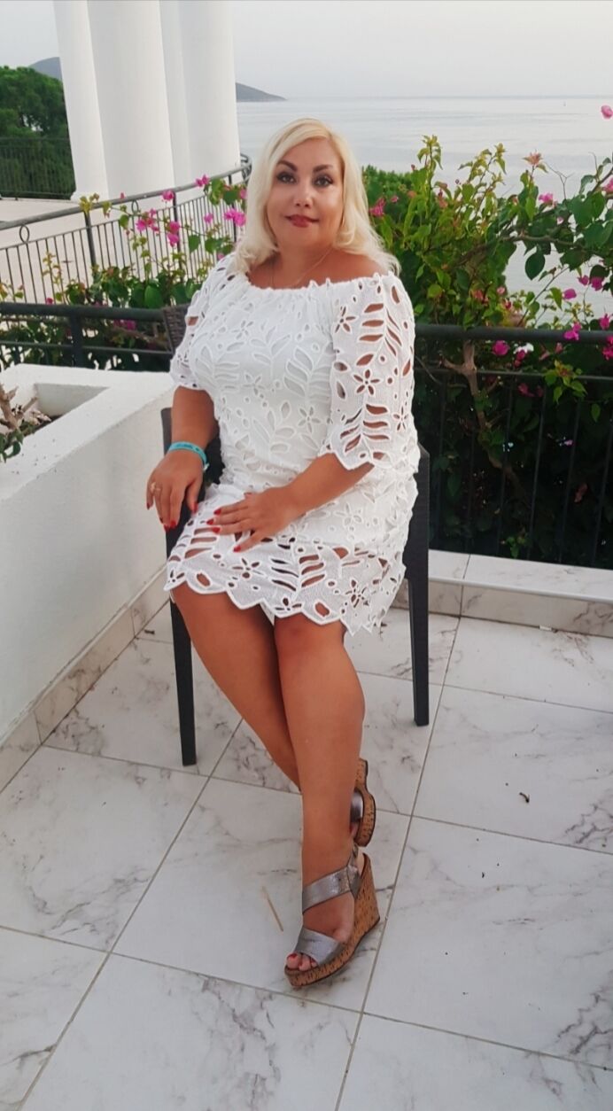  23270096  Marina, 54 ,    