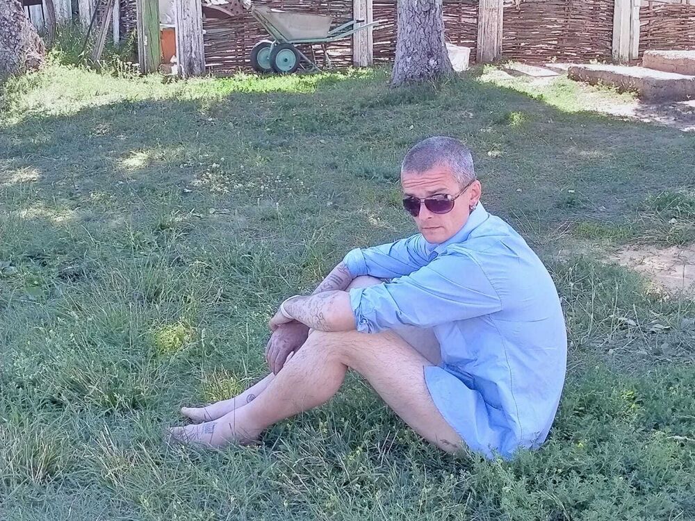  41228676  , 48 ,    