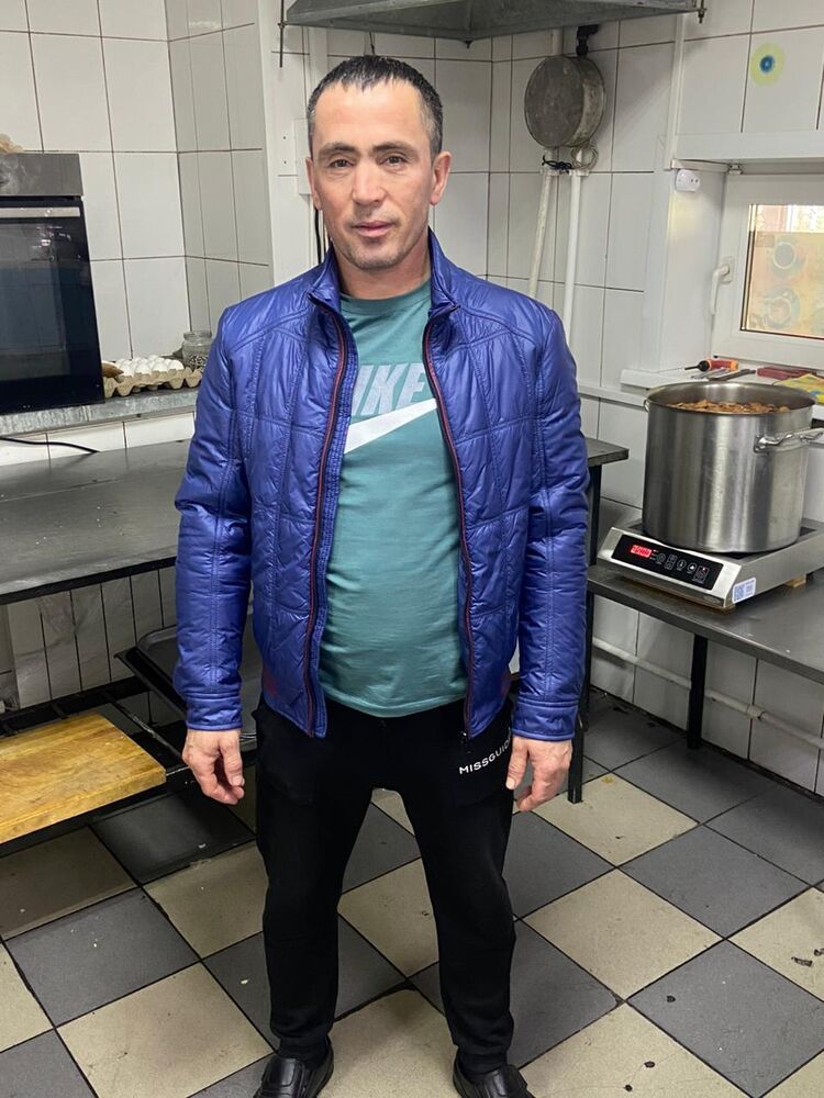  43128096  Abdugaffor, 43 ,    