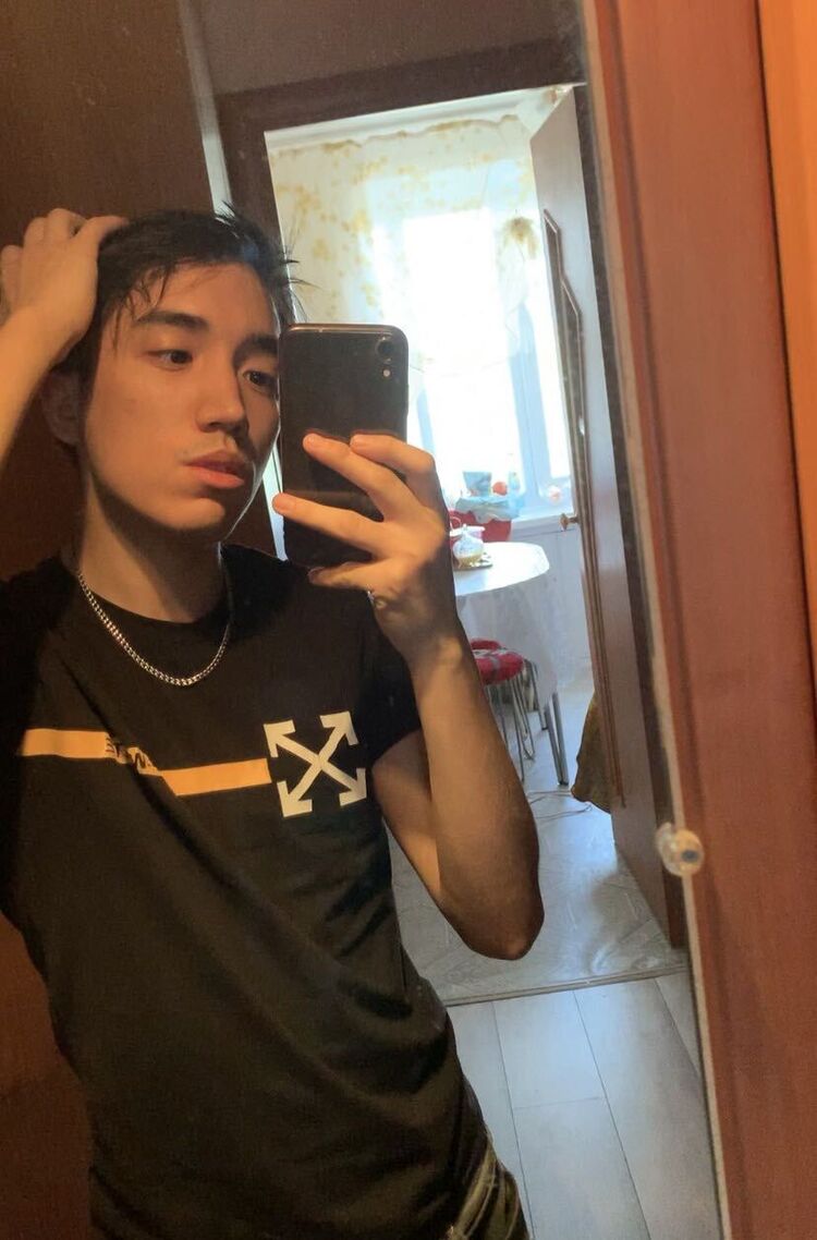  28619706  Aron, 25 ,    