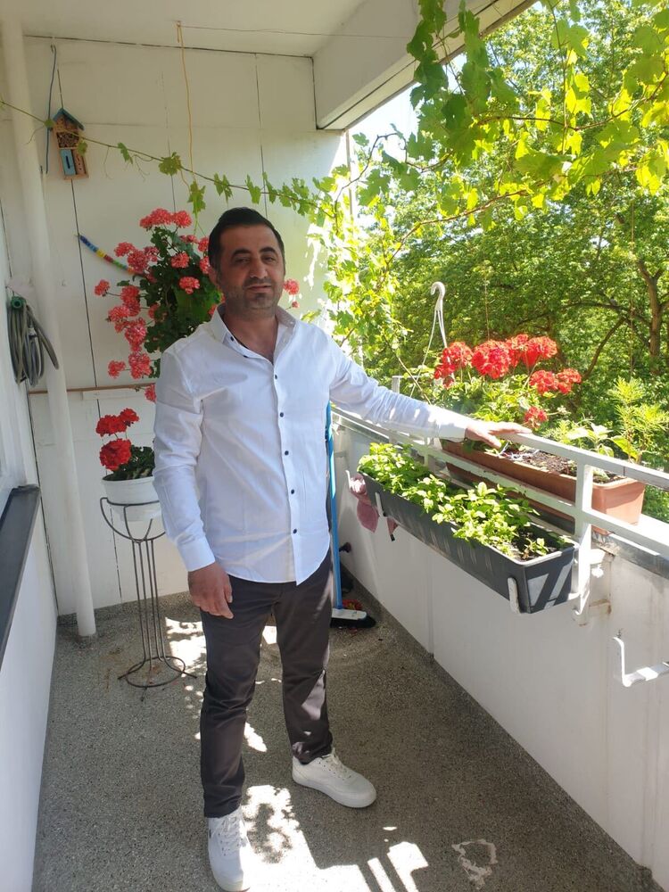  32499266  Ahmad Ahmad, 37 ,    Rosengarten